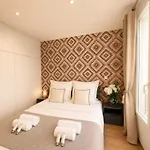 Apartment Louvre Paris